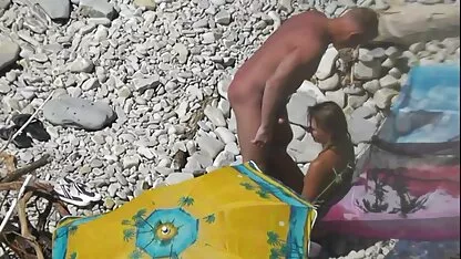 Sexo em grupo na sala de porno romantico online jantar