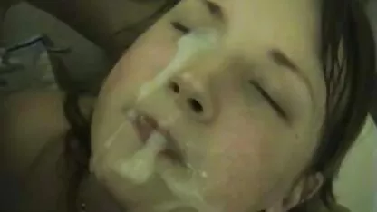 Ele leva sua namorada para video gratis de sexo romantico casa e fode na bunda dela