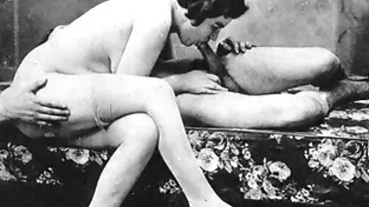 Um jovem casal com um lascivo pau site porno romantico na cozinha