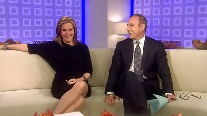 Magro menina masturbando vídeo pornô sexo romântico e traz ela mesma para esguicho