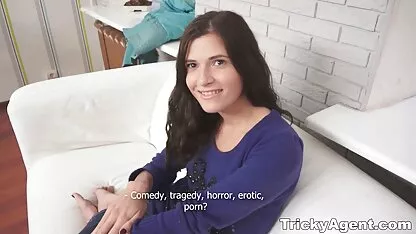 jovem safado servindo um homem salsicha srxo romantico