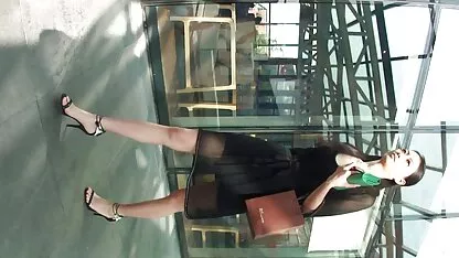 Perfurado mamilo morena recebe fodido boafoda romantico em ambos furos