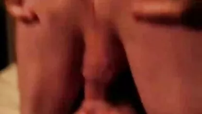 Ele espiou a garota e gastou no sexo anal videosxxx románticos