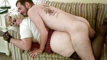 Sexo selvagem com beleza de 18 anos sexo grátis romântico em leggings