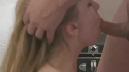 Menina video de sexo romance amarrada a pilar