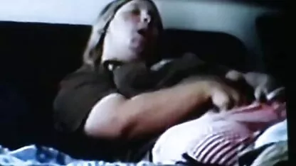 Um homem fazendo sexo com uma morena videos de romance e sexo na vagina e bunda