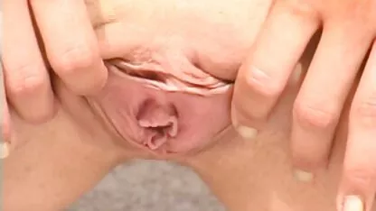 Raspada fenda uma pornografia romântica magro menina levando galo duro