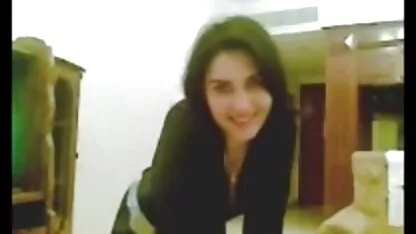 Estudantes russos organizar porno tube romantico sexo em grupo em uma cabana