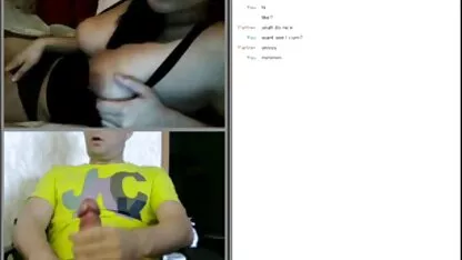 Latina com Peitos grandes dá um sex romantico cara na piscina