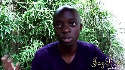 Colocar um jovem cliente na cama de massagem xvídeos romântico