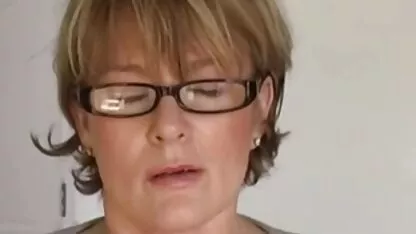 Velho avô push uma sheared buraco video gratis de sexo romantico uma menina