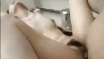 Uma justa buraco de uma video romantico sex jovem cadela leva dildo