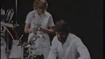 Irmão Rússia envolvido incesto com suas irmãs e golpe no cu pornô romantico