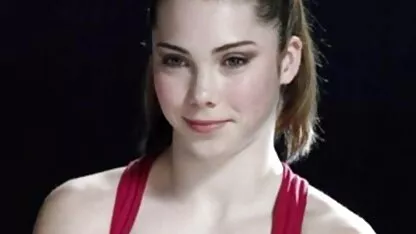 Coelho com meias pretas pulando em seus membros porno romântico próximos