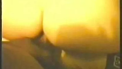 Jovem pornoromântico mulher alemã estrelando em real vídeo pornô